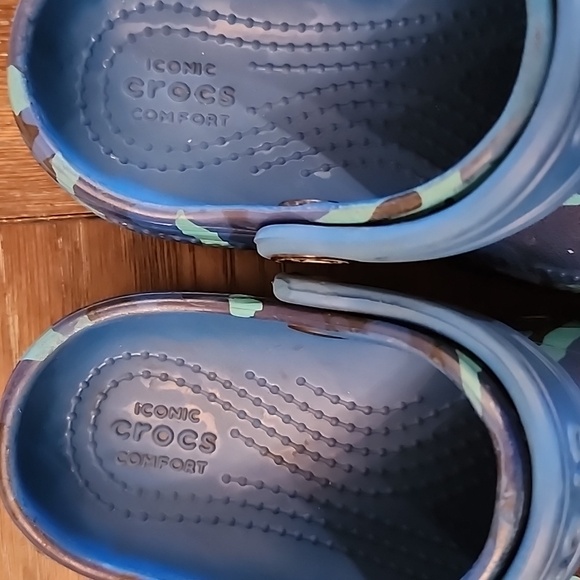 Crocs camo size 9 toddler - Picture 3 of 4